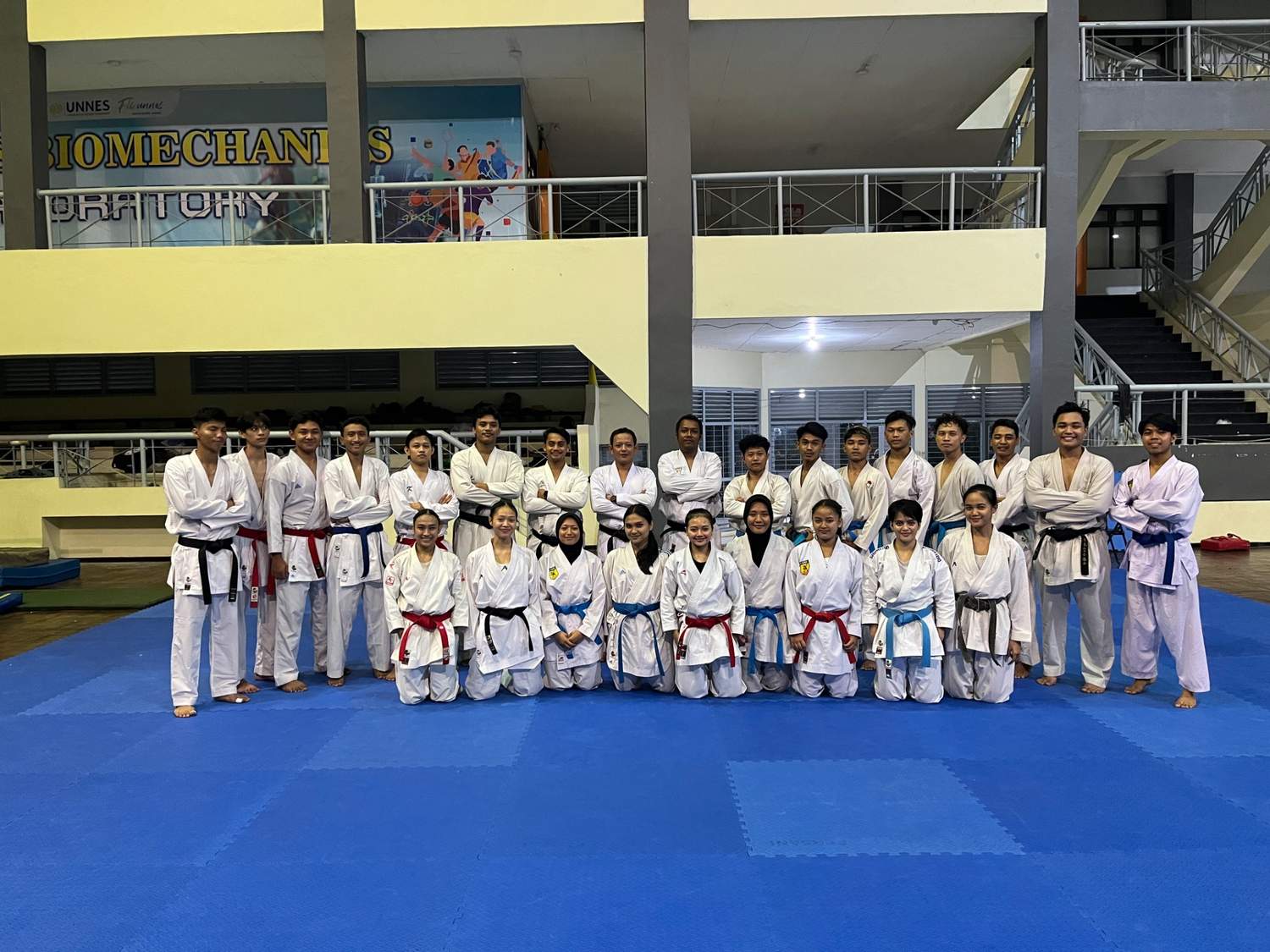 Latihan uji tanding bersama UNNES