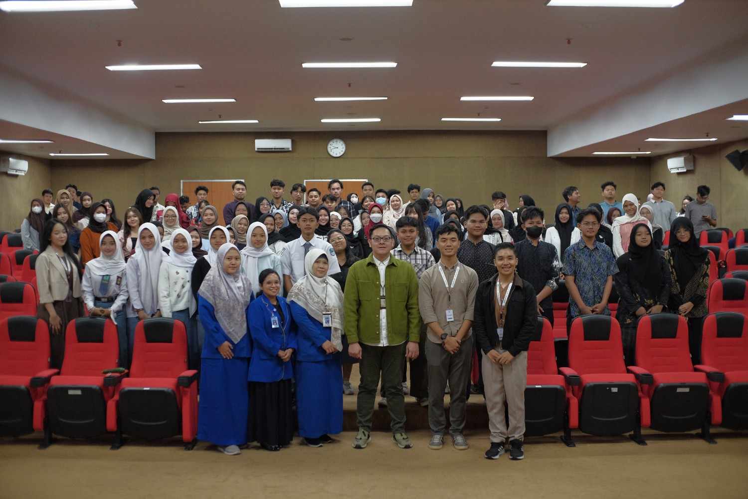 Penutupan & Sesi Dokumentasi