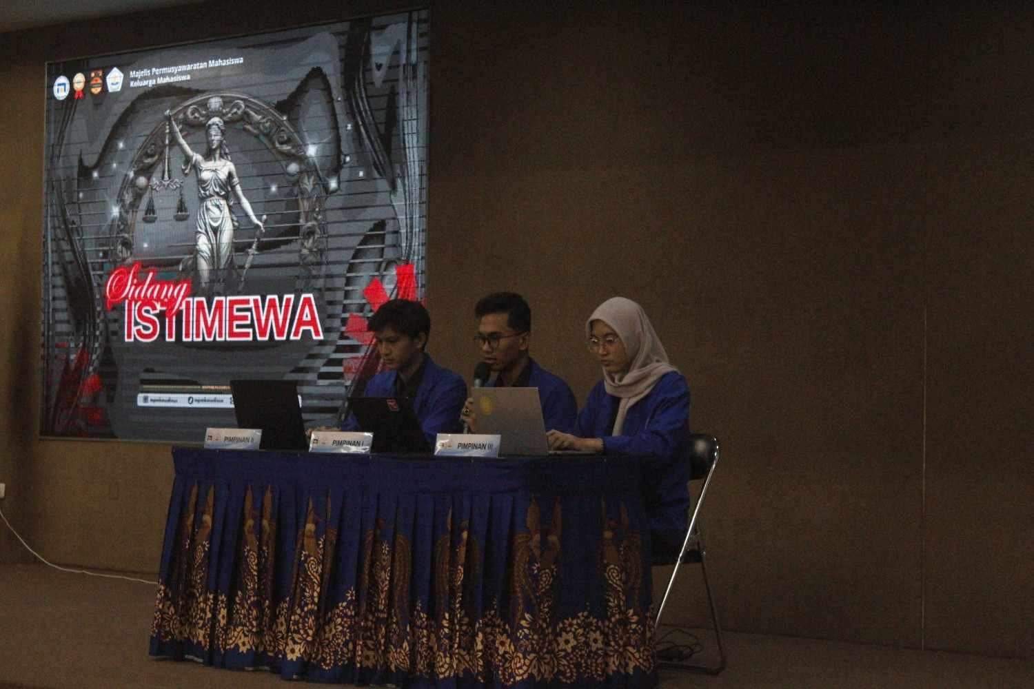 persidangan