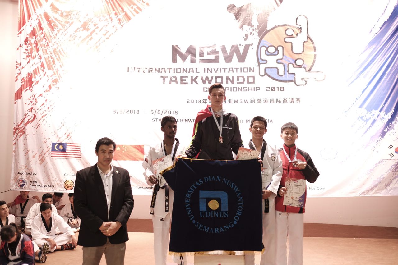 Aldo Salvian Kurniawan sebagai Juara 1 kategori kelas U-68kg Senior Putra