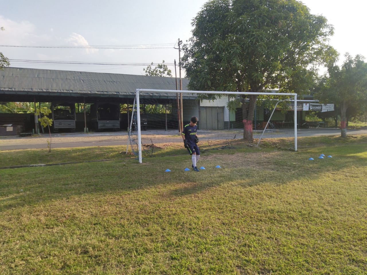 Latihan kiper