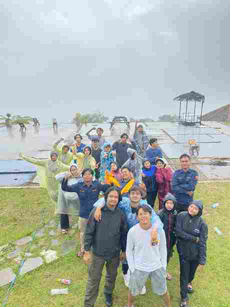Foto bersama setelah game